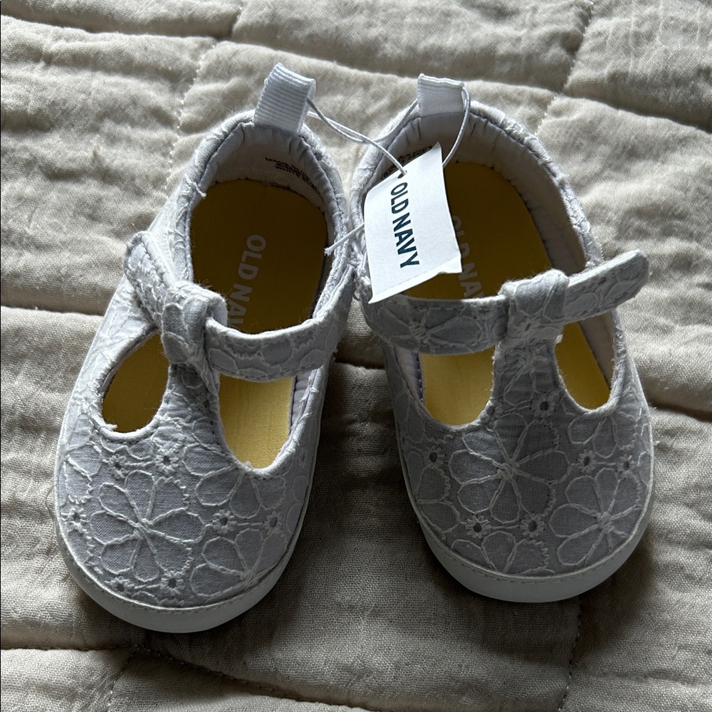 Old Navy Floral Patterned Kids Dress Shoes